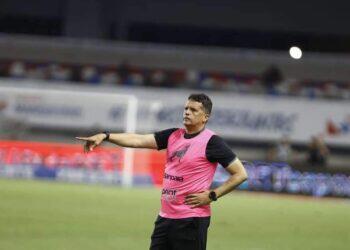 'Leva a bola pra casa, a gente leva os três pontos': Claudinei ironiza técnico do Remo após RexPa | Futebol