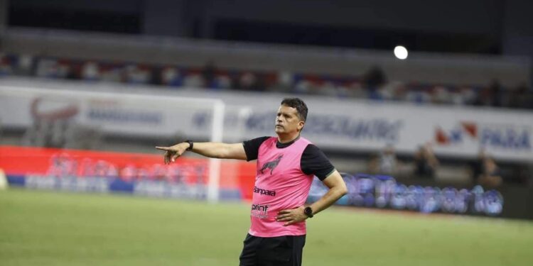 'Leva a bola pra casa, a gente leva os três pontos': Claudinei ironiza técnico do Remo após RexPa | Futebol