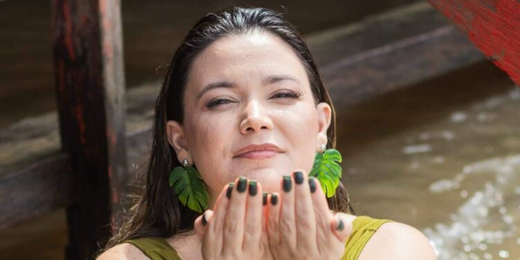 Liz Amazônia lança clipe de 'Ela Sonha Alto' com mensagem de superação e esperança | Cultura