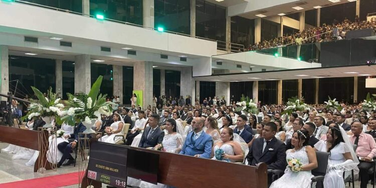 Mais de 200 casais participam de casamento comunitário organizado pela Assembleia de Deus, em Belém | Belém