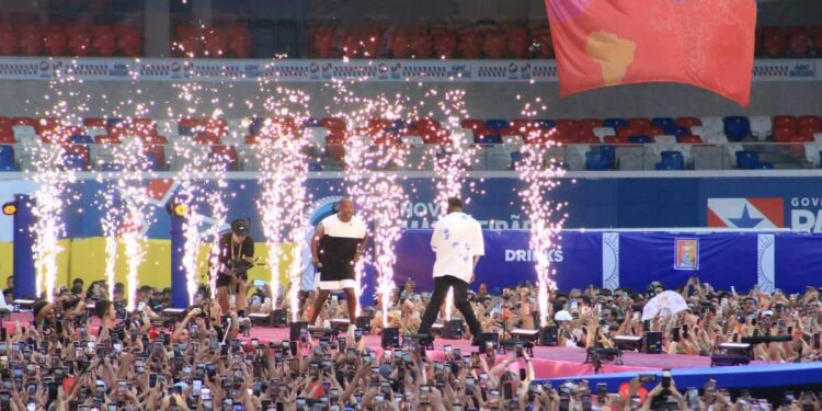 Mangueirão lota para show histórico de 10 anos do Tardezinha com Thiaguinho | Música