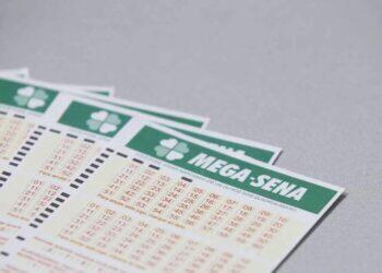 Mega-Sena: ninguém acerta as dezenas, e prêmio acumula em R$ 130 milhões | Loterias