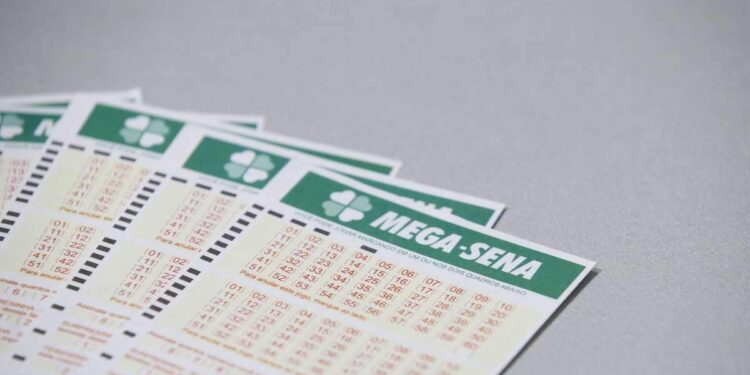 Mega-Sena: ninguém acerta as dezenas, e prêmio acumula em R$ 130 milhões | Loterias