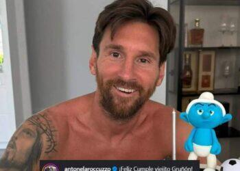 Messi ganha homenagem com bolo dos Smurfs em aniversário: 'Velho Ranzinza' | Esportes