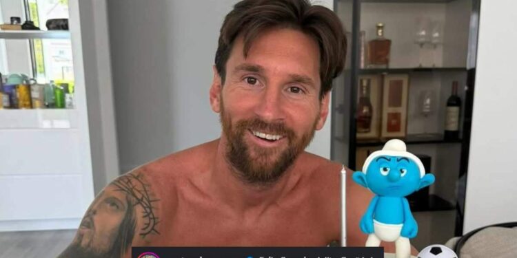 Messi ganha homenagem com bolo dos Smurfs em aniversário: 'Velho Ranzinza' | Esportes