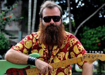 Músico paraense, Félix Robatto lamenta morte de familiares em acidente em estrada no Pará: ‘inacreditável o que aconteceu’