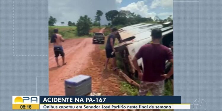 Ônibus tomba e deixa passageiros feridos em rodovia do Pará