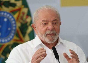 'Quem não acredita ainda em cessar-fogo é Rússia e Ucrânia', diz Lula em viagem a Paris | Política