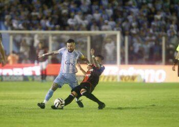 Rossi celebra vitória e dedica aos torcedores: "Apoiou e cobrou na hora certa" | Paysandu