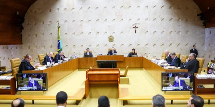 STF retoma julgamento sobre responsabilidade de big techs por conteúdos de usuários | Política