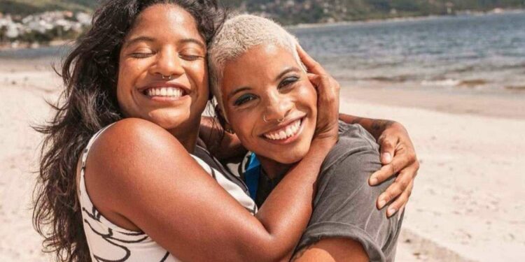 'Tentei mover uma montanha na Indonésia por você', diz irmã de Juliana Marins em carta | Variedades