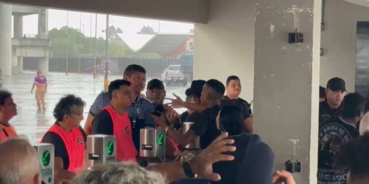 Torcedores do Remo tem problemas para entrar no Mangueirão | Remo