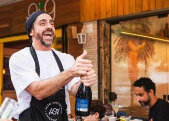 Vilão na TV, ator vende 'açaí puro' com preço premium no Rio de Janeiro | Cultura