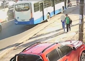 Adolescente é salva por motociclistas após fazer sinal silencioso na BR-316, na Grande Belém: 'Ele dizia que ia me matar' | Pará