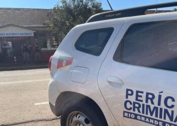 Adolescente invade escola e mata criança a facadas; outras três pessoas ficam feridas | Brasil