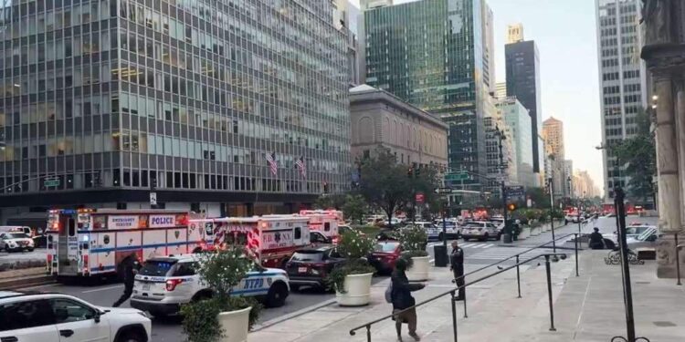 Ataque a tiros deixa três feridos em prédio de luxo de Nova York, nos EUA | Mundo