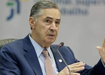 Barroso liga para Lula após tarifaço de Trump e combina estratégia de reação | Política