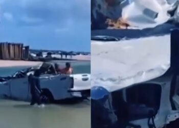 Caminhonete atola em praia e fica destruída ao ser jogada contra pedras por ondas, em praia do Pará