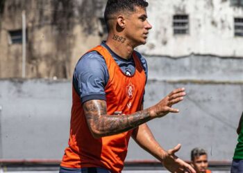 Camutanga vira 'dor de cabeça boa' para António Oliveira e fala do Goiás: 'pontuar de todo jeito' | Remo