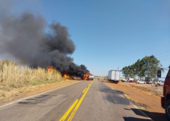 Casal morre e quatro ficam feridos após colisão entre carro e caminhonete no sul do Pará
