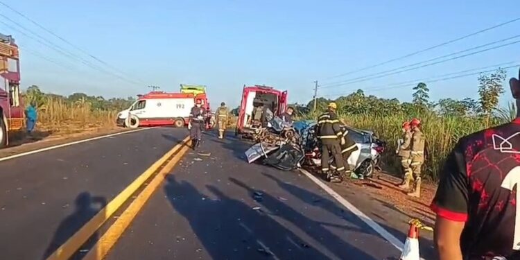 Colisão entre carros deixa cinco mortos na rodovia Transamazônica, no Pará | Pará
