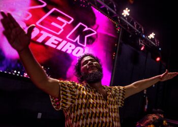 Com set amazônico, DJ paraense faz público 'tremer' em festival na França: 'Uma catarse maravilhosa'