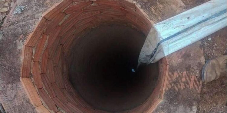 Criança de três anos morre após cair dentro de poço enquanto brincava no quintal de casa, em Uruará | Polícia