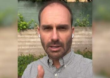 Eduardo Bolsonaro diz que governo Trump mostrou a ele sanções antes de anúncio e apoia tarifaço | Política