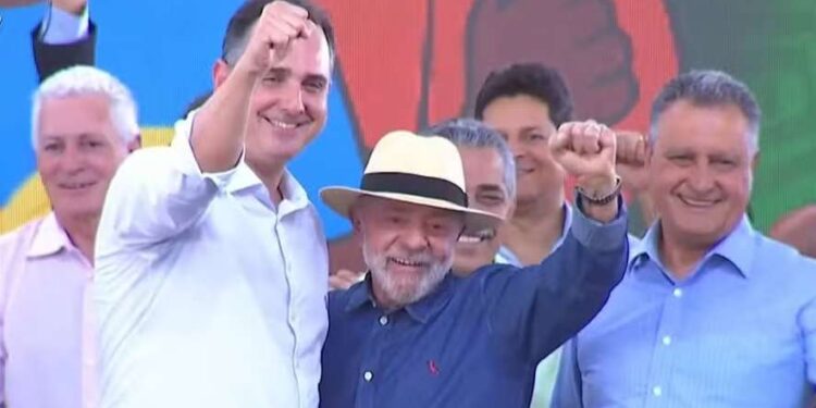 Em ato com Lula, Pacheco ataca proposta de anistia | Política