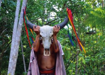 'Encantaria Marajó' no Casarão do Boneco: espetáculo mergulha no universo místico da Amazônia | Pará