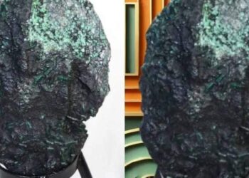 Esmeralda gigante de 925 kg será leiloada com lance inicial de R$ 100 milhões | Mundo