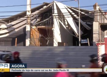 Fachada de estabelecimento desaba em Belém; vídeo mostra área isolada