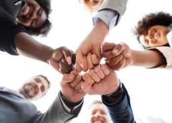 Fim da escala 6x1, folgas ampliadas e mais: o que está em discussão na legislação trabalhista | Política