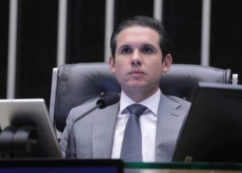 Hugo Motta discute com Carlos Jordy: 'não funciono sob ameaça' | Política