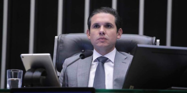 Hugo Motta discute com Carlos Jordy: 'não funciono sob ameaça' | Política