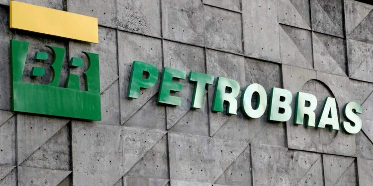 Ibama suspende análise de projeto bilionário da Petrobras por ausência de plano climático | Economia