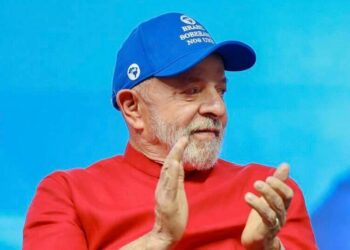 Lula bate de frente com Trump, promete taxar big techs e diz que 'gringo não dá ordem aqui' | Política