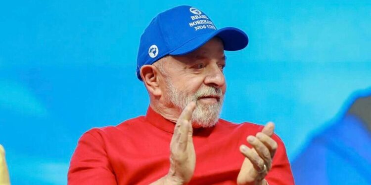 Lula bate de frente com Trump, promete taxar big techs e diz que 'gringo não dá ordem aqui' | Política