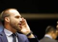 Moraes bloqueia contas de Eduardo Bolsonaro para tentar dificultar ações nos EUA | Política