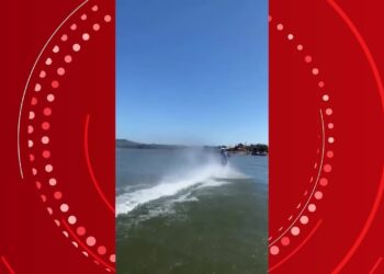 Motoqueiro 'surfa' no Rio Xingu com moto adaptada e viraliza nas redes sociais, no PA