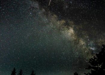 Nasa registra cometa interestelar em movimento no sistema solar | Variedades