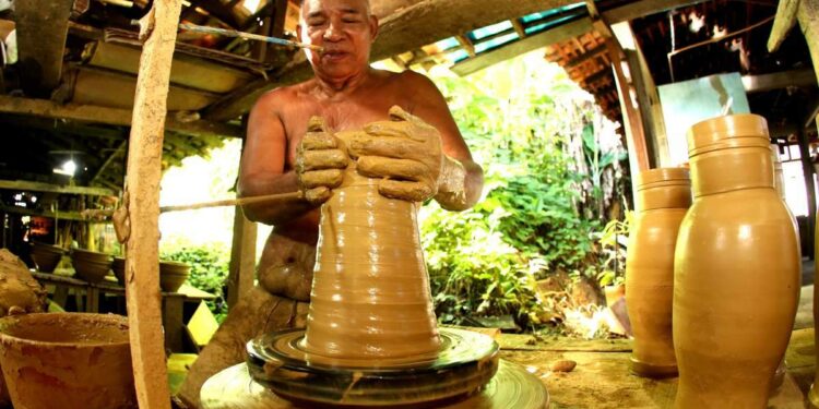 Olarias mantêm a tradição secular com referências contemporâneas na cerâmica icoaraciense | Belém