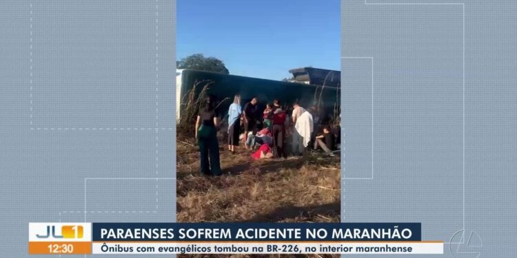 Ônibus com fiéis de igreja do sudeste do Pará tomba em rodovia no Maranhão