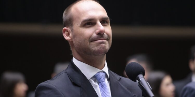 Lula publica artigo contra tarifas de Trump em jornais de 8 países