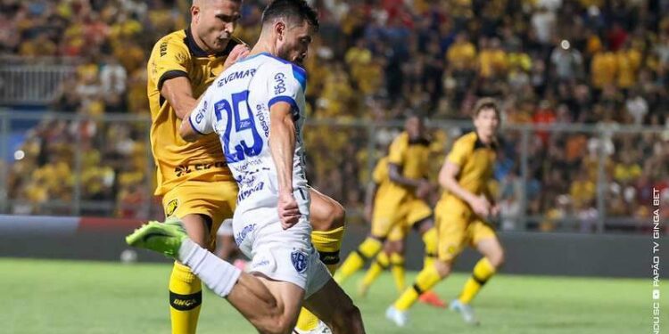 Papão, com um homem a menos, um ponto a mais | Carlos Ferreira