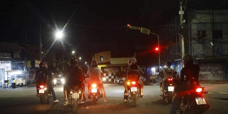 Parlamentares estaduais denunciam serviço irregular de guincho em Belém | Política