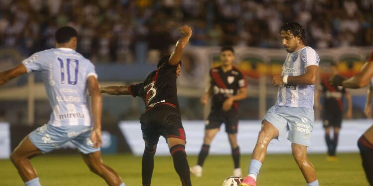 Paysandu empata em casa contra Atlético-GO, mantém invencibilidade, mas segue no Z4 | Paysandu