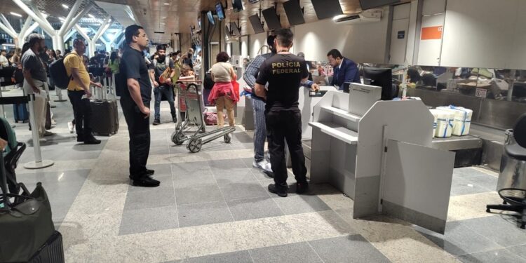 Procurado pela Interpol, nigeriano é preso pela Polícia Federal no aeroporto de Belém