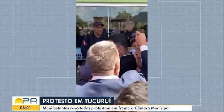 Protesto no sudeste do Pará termina em confusão durante eleição da nova mesa diretora da Câmara Municipal