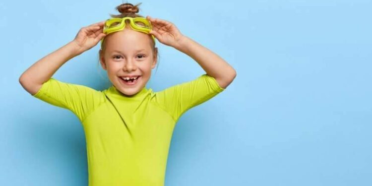 Qual a cor certa do traje de banho do seu filho? Entenda por que isso pode salvar vidas | Variedades